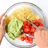 VEGAN SPINACH AVOCADO PASTA