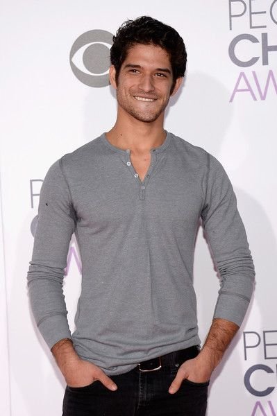 Tyler Posey Photos Photos: People’s Choice Awards 2016 – Arrivals