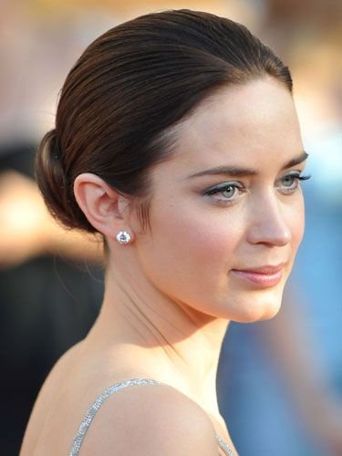 35 Beautiful Updos That Promptly Change Your Glimpse