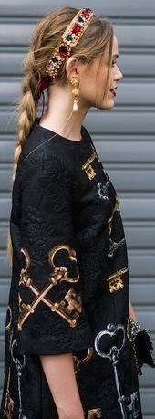 Comment porter un headband sur cheveux longs ?