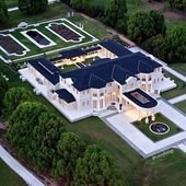 Gold Coast hinterland mansion sells for half its cost