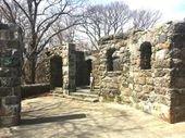 The Awesome Hike In Massachusetts That Will Take You Straight To An Abandoned Castle
