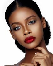 How to Moisturize Natural Hair Daily – The Blessed Queens