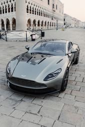 Aston Martin DB11