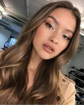 How to Apply Makeup Like a Pro: Straightforward Stage-by-Phase Tutorial