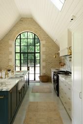 Une cuisine rustique chic dans une grange rénovée
