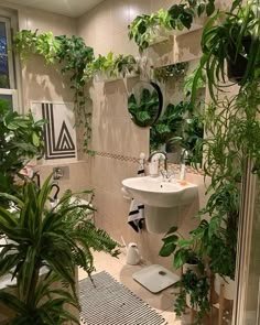 30 Fantastic Jungle Bathroom Ideas with Plants
