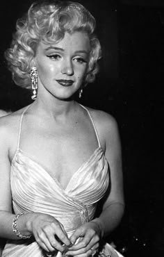 17 Memorable 1950s Hairstyles You Can Try Now