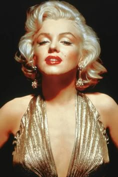 18 Best Books About Marilyn Monroe’s Life & Loves